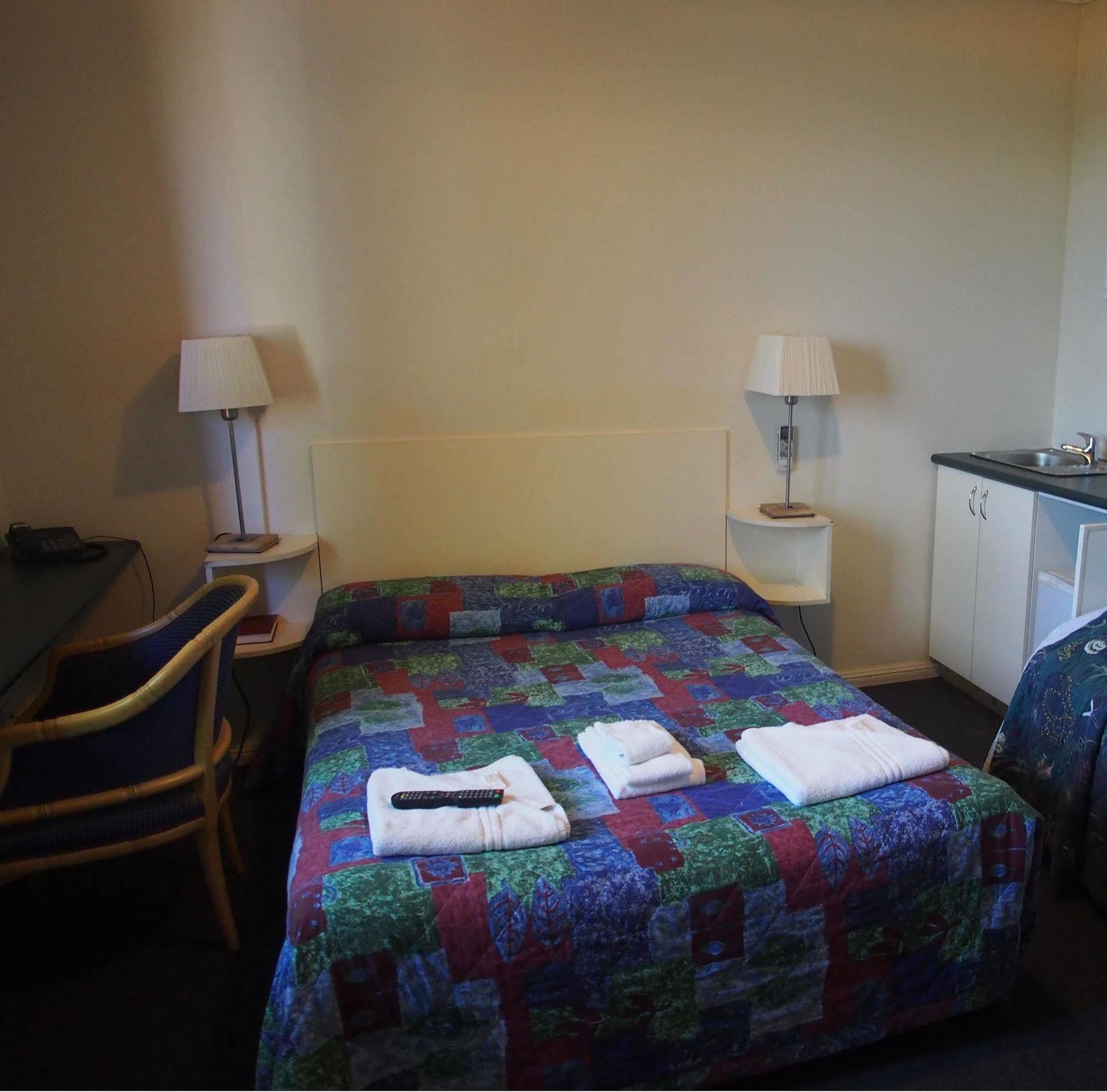 Linwood Lodge Motel シドニー エクステリア 写真