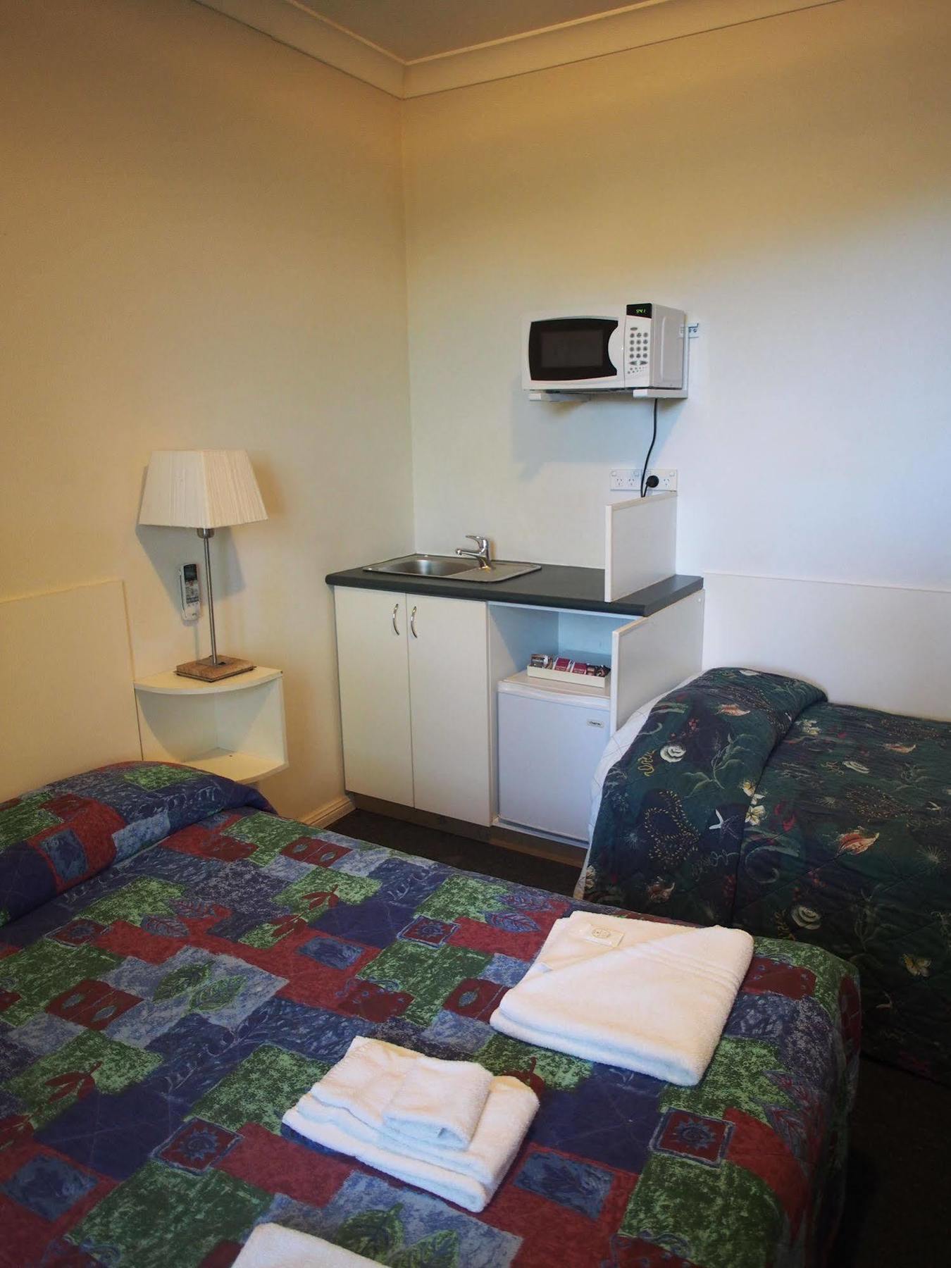 Linwood Lodge Motel シドニー エクステリア 写真