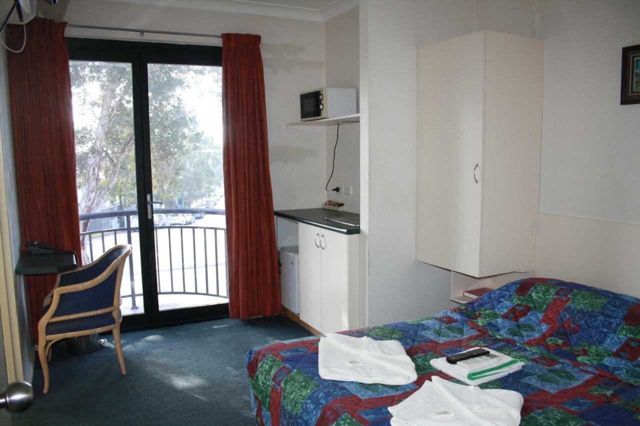 Linwood Lodge Motel シドニー エクステリア 写真