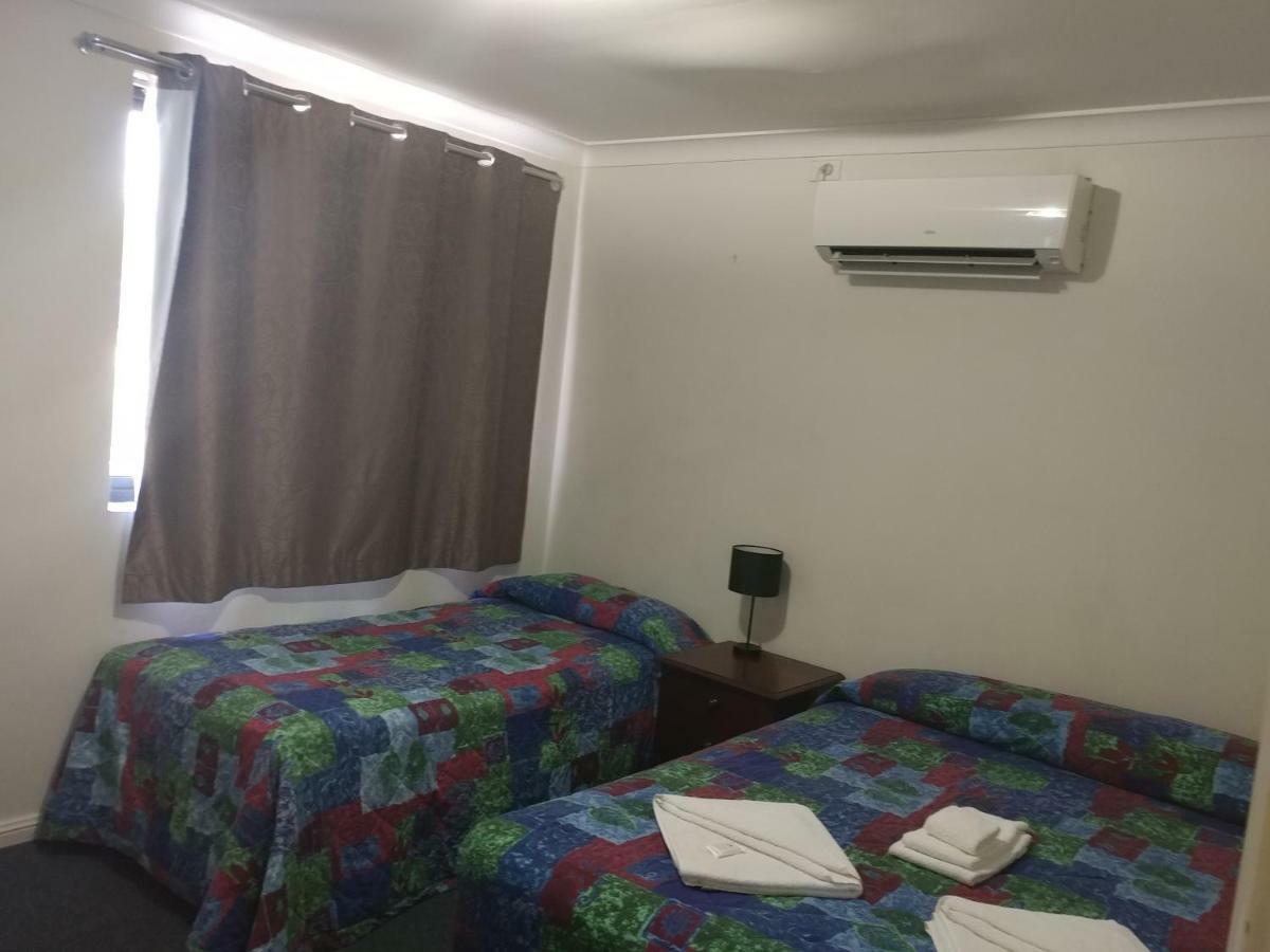 Linwood Lodge Motel シドニー エクステリア 写真
