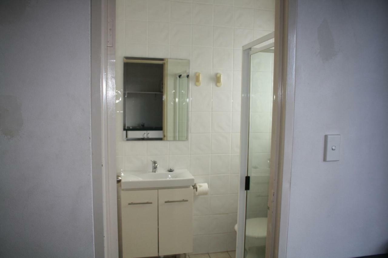 Linwood Lodge Motel シドニー エクステリア 写真